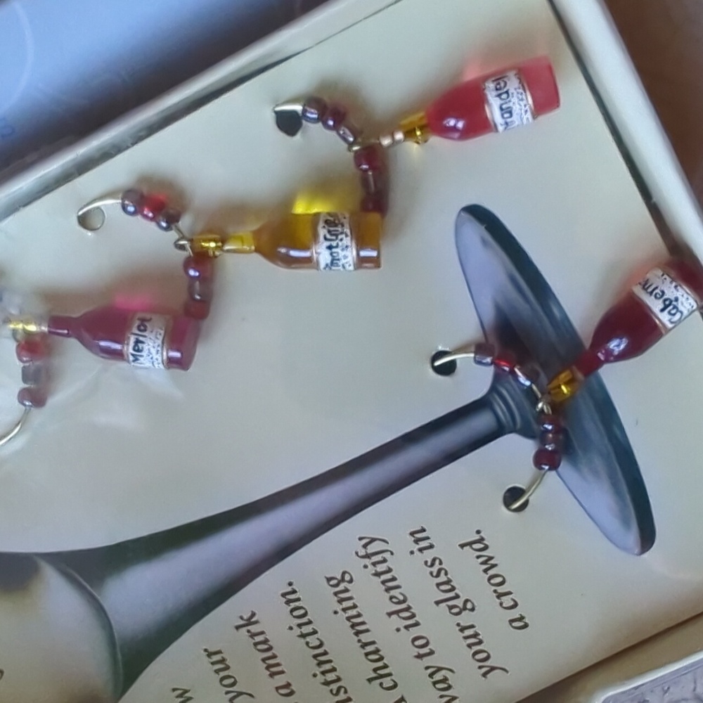 ❤️ 2 for $15 ❤️ NWT - Two Sets of Wine Charms / Markers - Picture 5 of 7